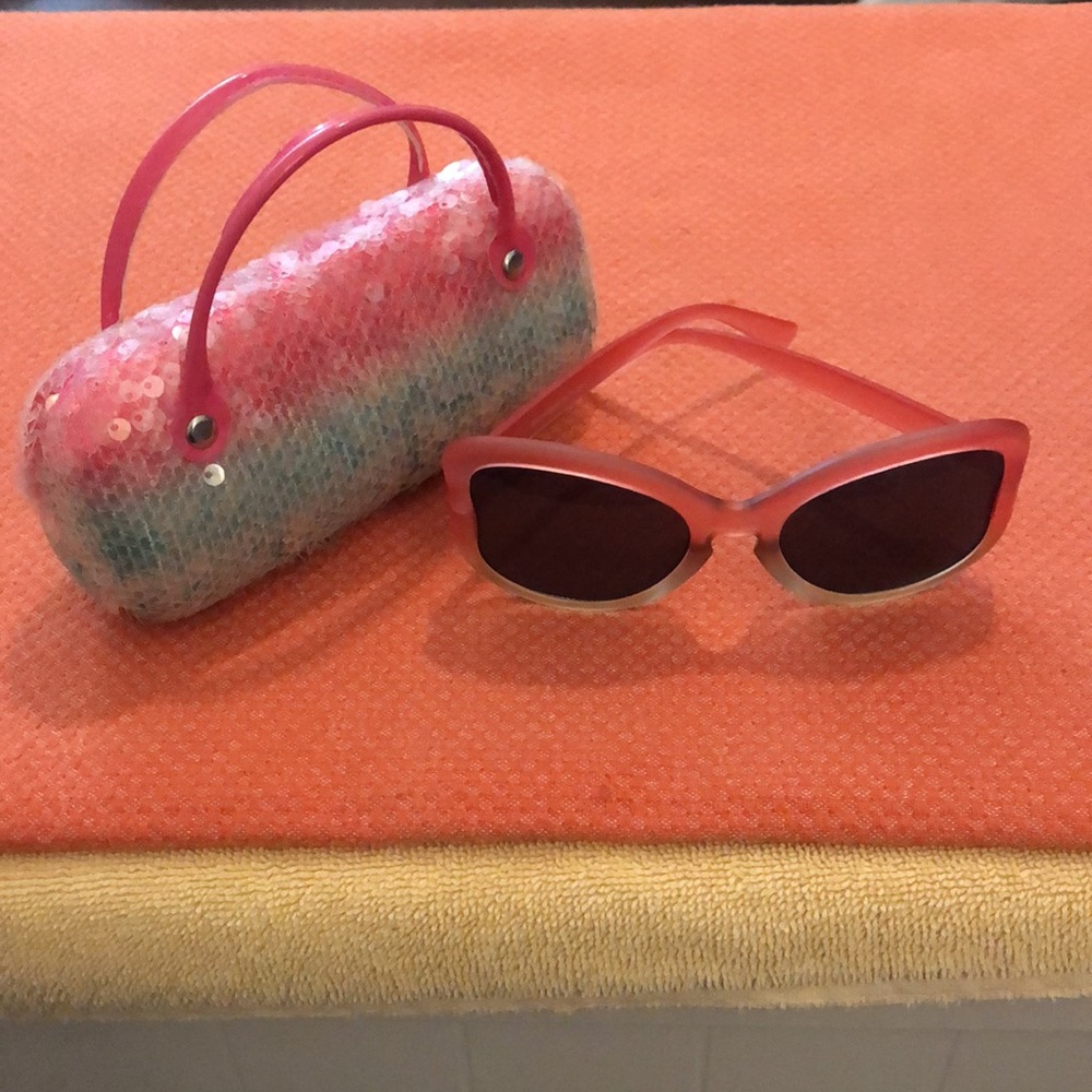 Kids Sunglasses w/Case